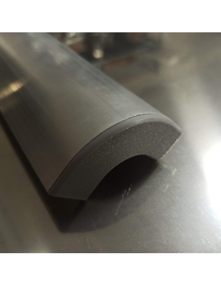 Tapón plástico para perfil curvo de aluminio en proyectos camper